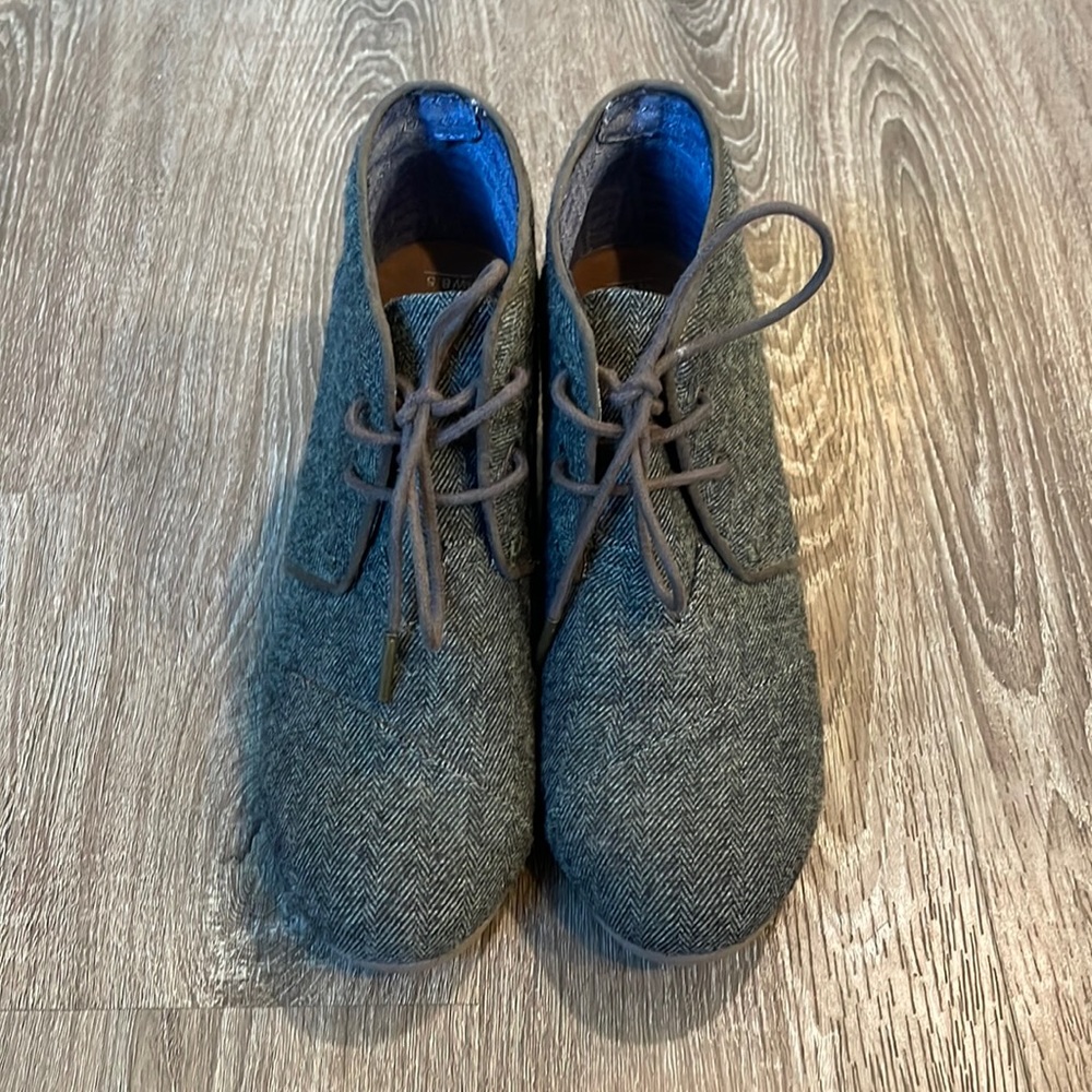 Tom’s Desert Wedge Bootie